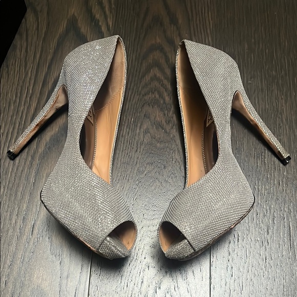 Badgley Mischka Women's Silver Peep-Toe Heels - DRAMA - Picture 3 of 10